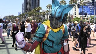 2022 comic-con cosplayer in anime costume